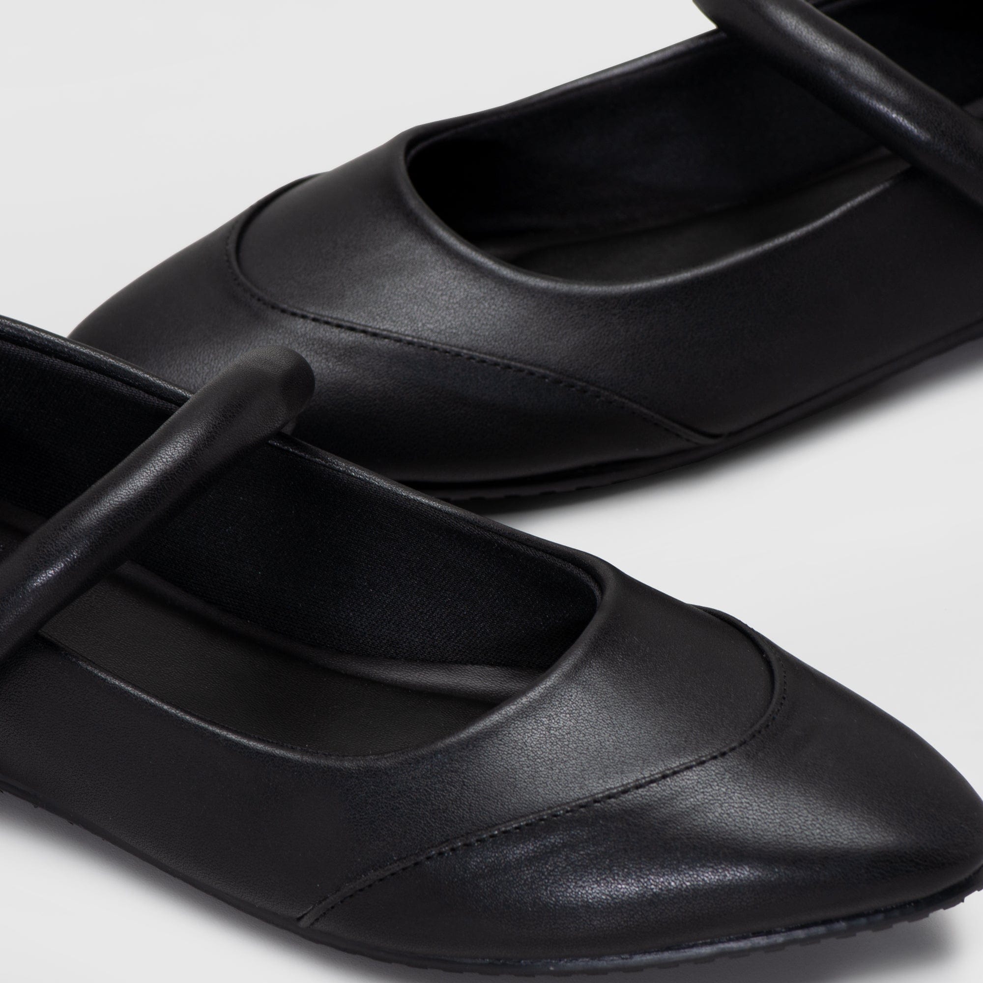 Tiana Flat Shoes Black — Adorable Projects Official