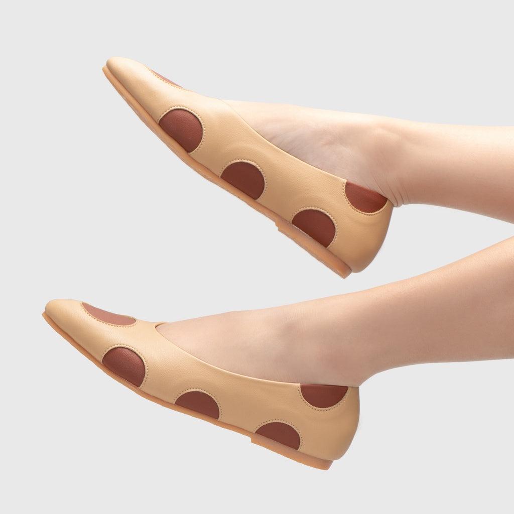 Adorable Projects-Dev Flat shoes Anemone Flatshoes Camel