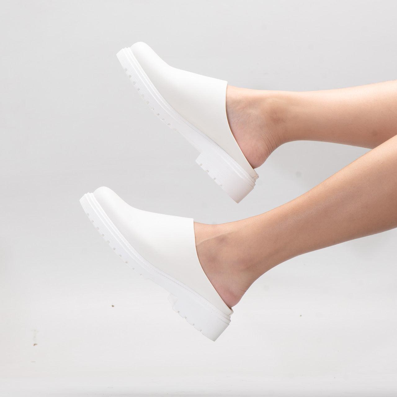 Adorable Projects Mules Emery Mules White